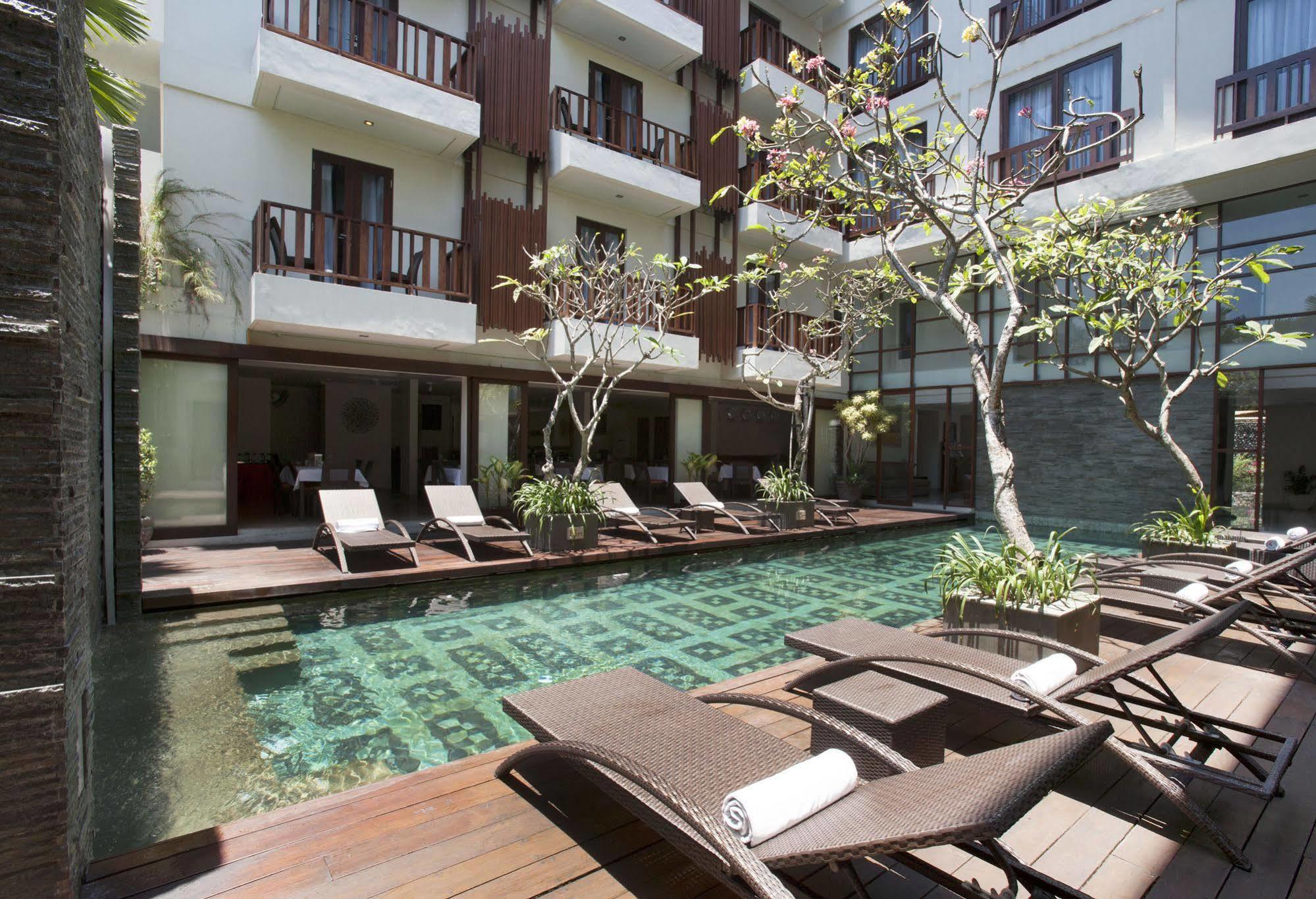 D'Primahotel Seminyak Extérieur photo